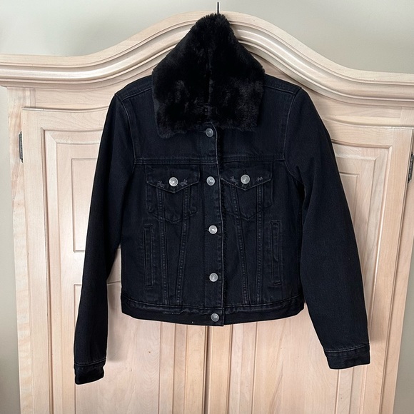 Abercrombie & Fitch Jean Jacket w/ removable faux-fur collar XS - Picture 3 of 4